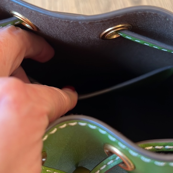 Tory Burch T Monogram Leather Bucket Bag - Picture 6 of 12